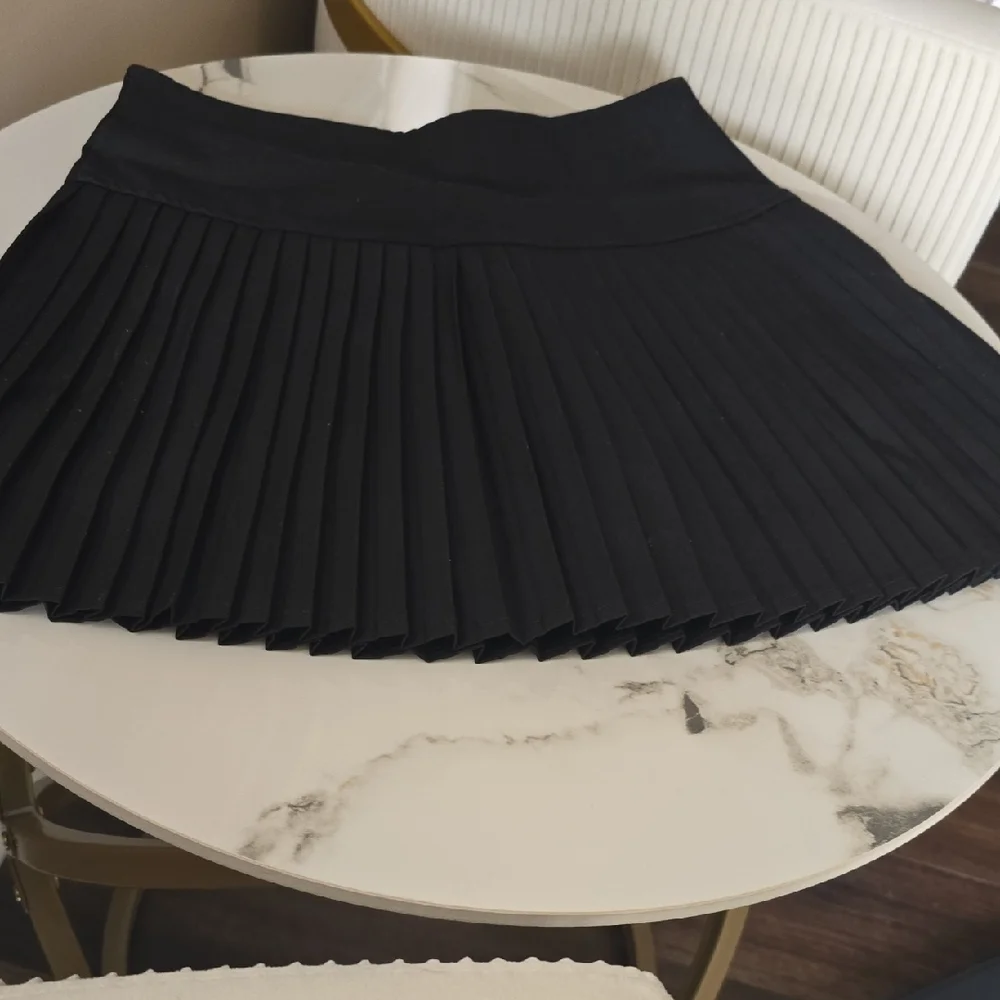 ALO Yoga Black Pleated Mini Skirt